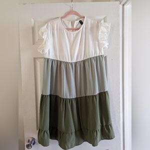 Emery Rose tiered dress. NWT.